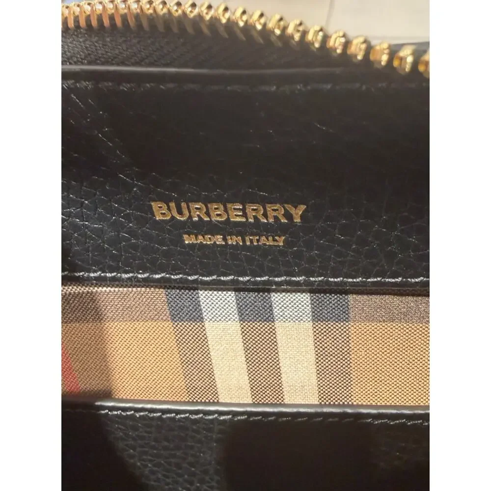 Burberry Black Pebbled Leather with Check Shoulder/hobo bag New - Picture 7 of 7